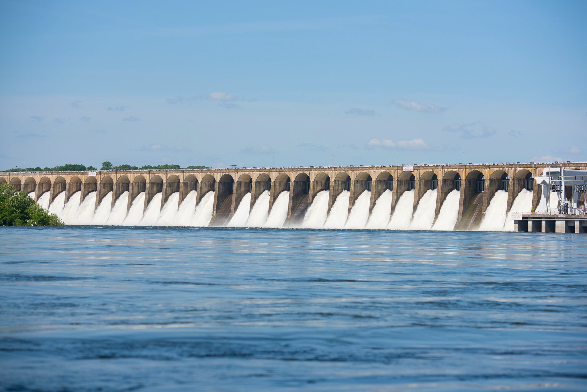 An image of the Shoals Dam.